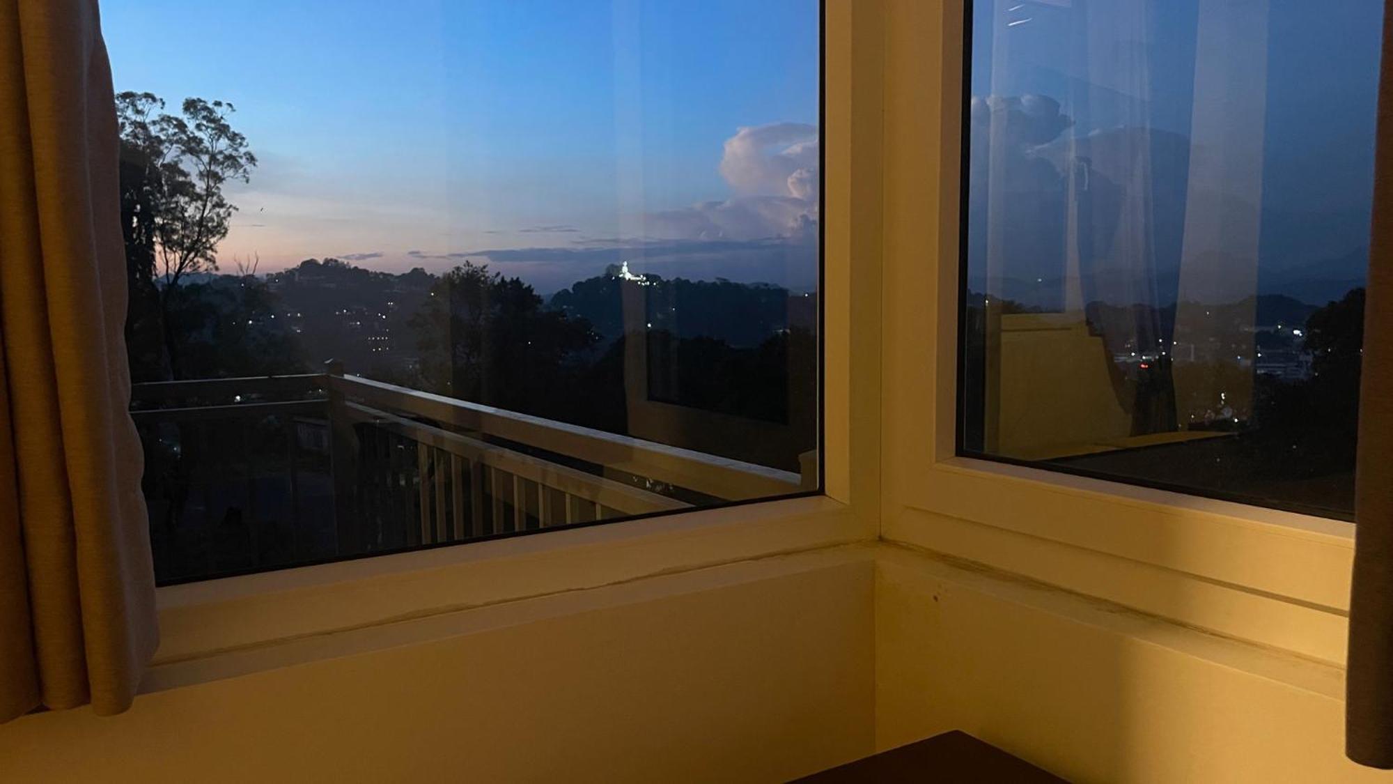 Sun Dove Suite Kandy Esterno foto