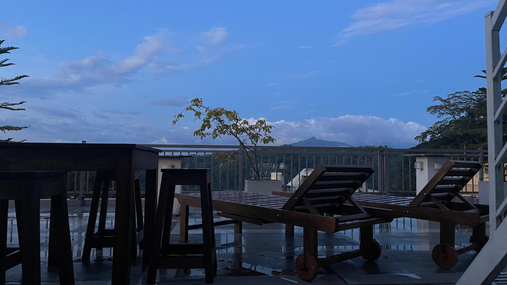 Sun Dove Suite Kandy Esterno foto