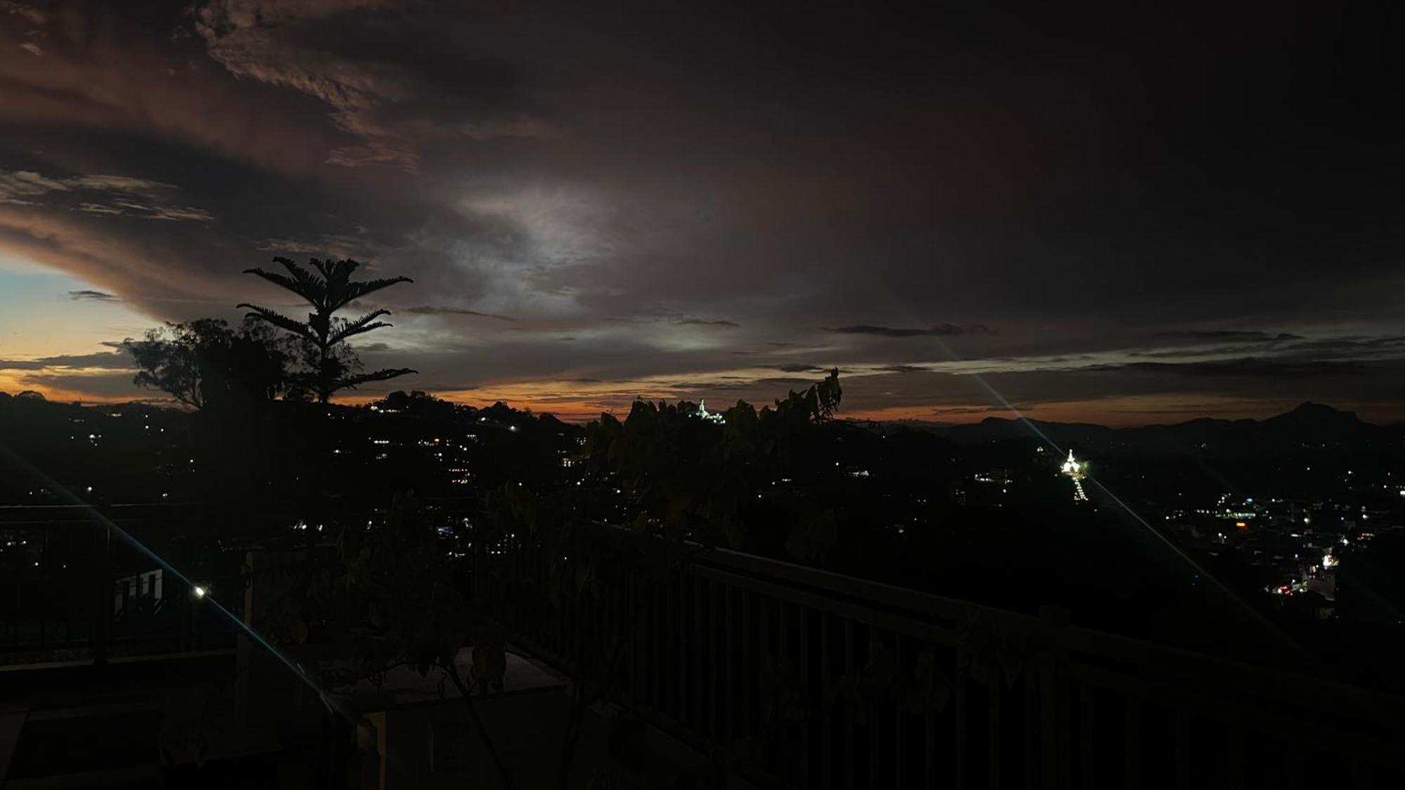 Sun Dove Suite Kandy Esterno foto